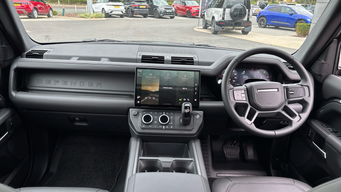 Land Rover Defender 3.0 D250 X-Dynamic HSE 110 5dr Auto Diesel Estate - Image 9